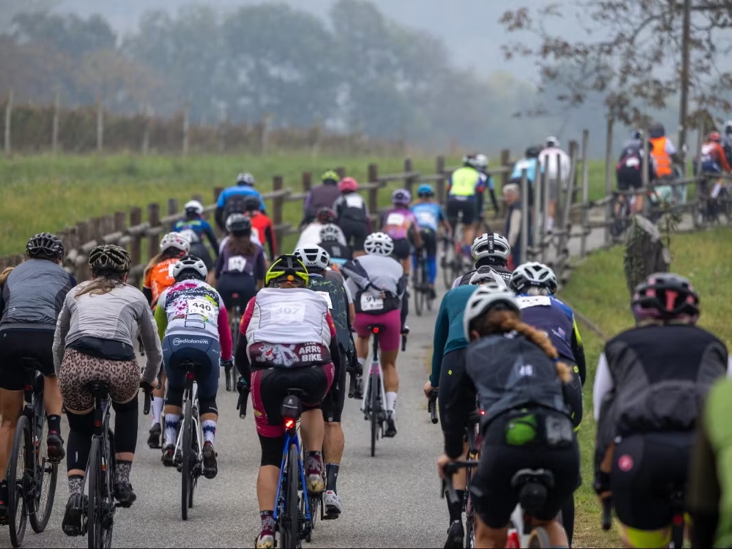 La 100×100 donne porta più di 250 cicliste sulle strade del Canavese