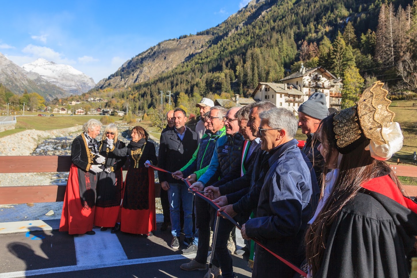 Inaugurato oggi il nuovo ponte in località Trinò/Pont Sec a Gressoney-Saint-Jean