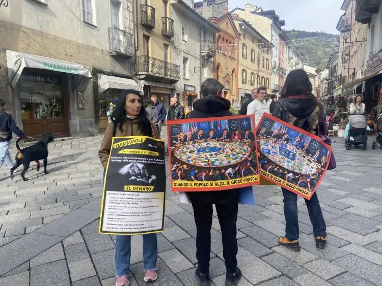 Mobilitazione nazionale, ad Aosta protesta una sola studentessa