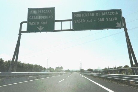 06a7ede0315a11d599527a9a8d40d998