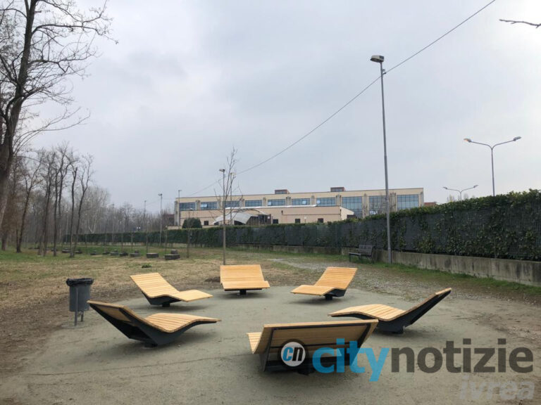 Inaugurata l’area attrezzata “On the Sdraio” progettata dai giovani dell’Istituto Cena di Ivrea
