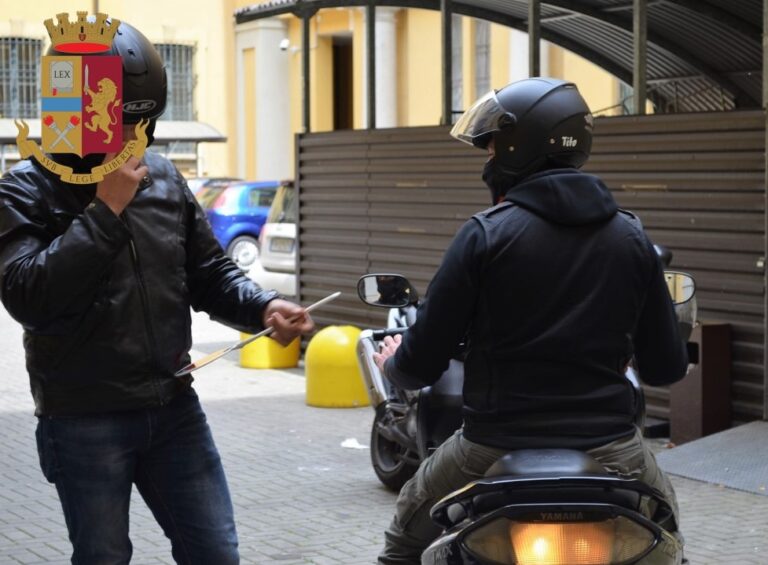 Milano. Droga consegnata a domicilio, arrestato spacciatore
