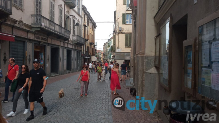 “Dai e riavrai”: arrivano i buoni sconto per acquisti nei negozi di Ivrea