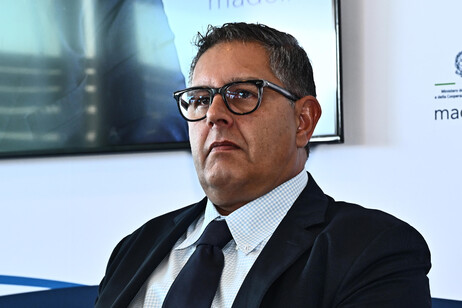 Scandalo politico a Genova: il futuro incerto del governatore Toti