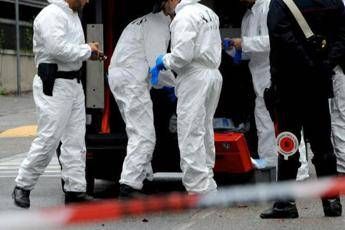 Teramo, 27enne trovato morto davanti al pc: indossava una maschera antigas