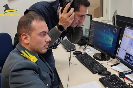 Inaspettatamente decapitato, vittima di un tragico esito per una transazione andata male.