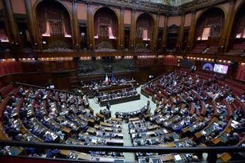 “È una porcata”, “bassezza unica”: scontro in aula tra maggioranza e opposizione sui vitalizi