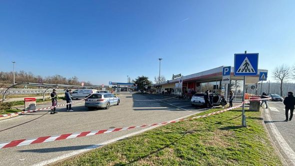 Fuga e violenza: Polizia ferma ladro francese armato.
