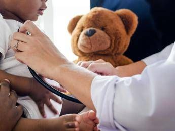 “In Italia mancano 500 pediatri”, il report della Fondazione Gimbe