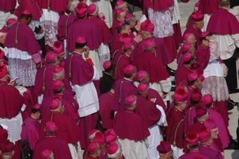 Cei, salta testo finale su donne, coppie gay e trasparenza: Assemblea generale rinviata