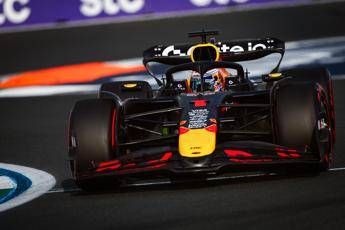 Formula 1, Verstappen in pole nella Sprint. Deludono le Ferrari: la griglia di partenza