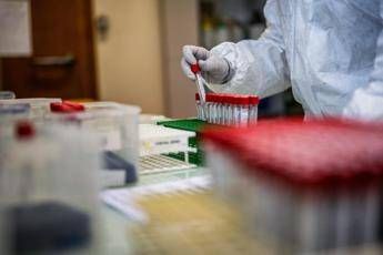 Covid Italia, avanza variante Stratus: tornano i ‘vecchi’ sintomi
