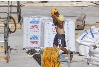 Caldo, firmato protocollo lavoro: “Priorità alla sicurezza”