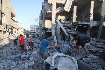 Ministero Salute di Gaza: “Da inizio guerra morte 227 persone per fame”. Israele: “Numeri gonfiati”