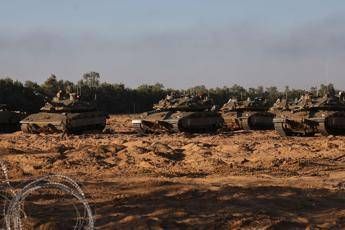 Israele attacca in Siria, media: “Esercito entrato a sud ovest di Damasco”