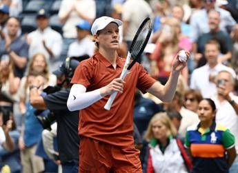 Sinner vince agli Us Open e autografa… un bambino