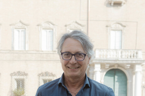 0fce01ae51fa2dde4aaa4ab99e499f73