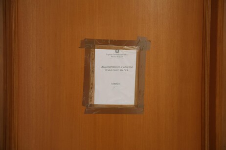 6175596c4dd39980d9827f571fab305b