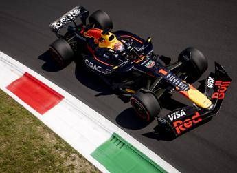 Gp Monza, pole da record di Verstappen. Quarto Leclerc, poi Hamilton