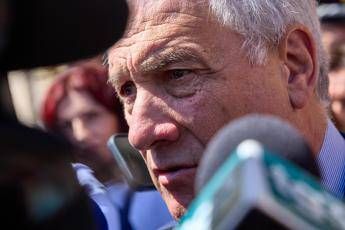 Tajani: “Calenda invitato a festa giovani Forza Italia, avviare confronto con Azione su sindaco Milano”