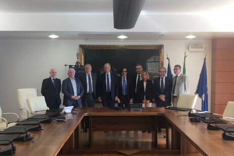 2bbf799f2f72edd2e40c035f527729b9