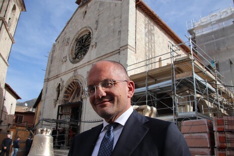 85e04bdafaa93bc53fe4f9d1a34c9c19