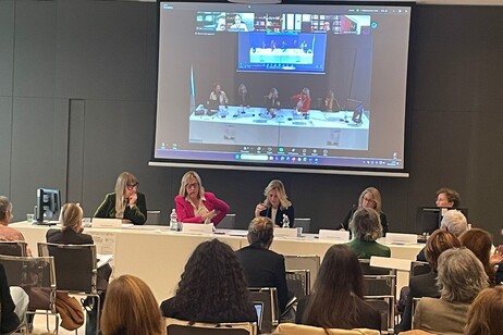 922c0d301d44dcc1e169615f9d9061ec