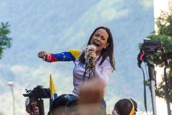 Nobel per la Pace alla venezuelana Maria Corina Machado: “Uno degli esempi più straordinari di coraggio in America Latina”