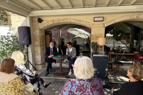 b8bb9c3d54a1f62a1115bc8e3b1a2d16