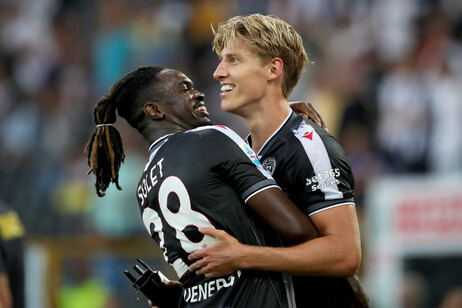 d12830a24242da98b382376c3f37d71b