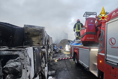 df234f7cc8595ba674843d6d145d634b