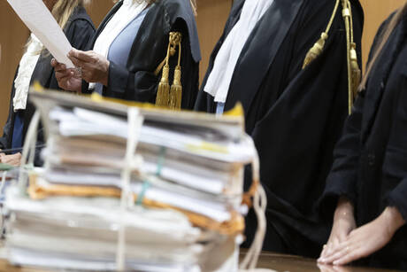 generica simbolica giustizia sentenza tribunale giudici processo