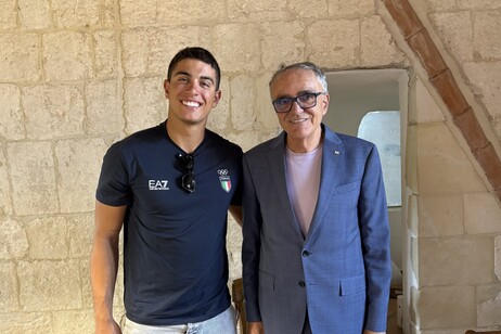 e98145bd21fd4f424f2867272c0e4223