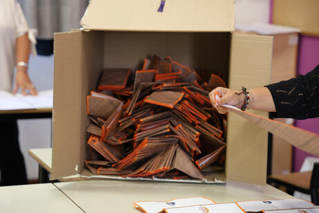 e9fbcab02e5b8804a9621ebb57fe3bb6