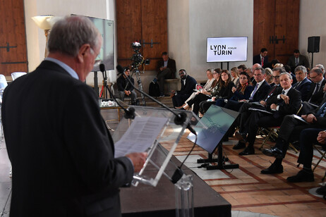 f5514f859e261b48e8611e9a5b5b06c4