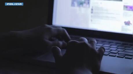 Pedopornografia online, 6 arresti e 7 perquisizioni in Veneto Indagati sorpresi mentre scaricavano file, blitz polizia postale