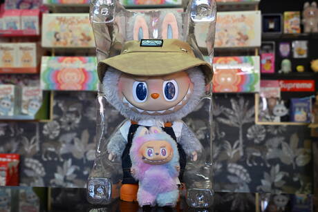 Corsa alle Labubu, il produttore cinese delle bambole triplica le vendite