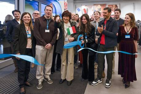 de0528b3cdcb557ad4b630d6e9132189