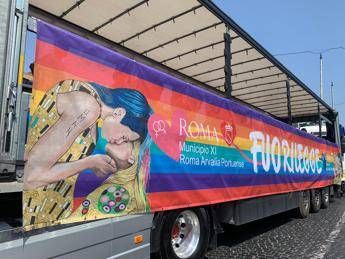 Roma Pride, folla sotto il sole cocente della Capitale per la festa ‘Fuorilegge’ dei diritti