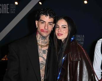 Tony Effe compie 34 anni, Giulia De Lellis: “Auguri amore della mia vita”