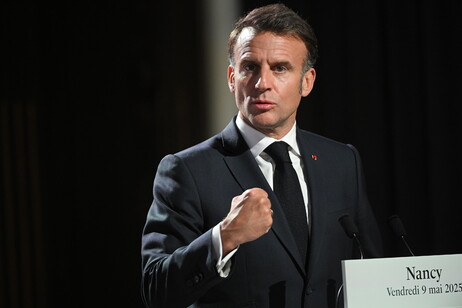 Macron chiede aiuti alle Nazioni Unite per fermare guerra in Ucraina: un cessate il fuoco senza Russia è impossibile