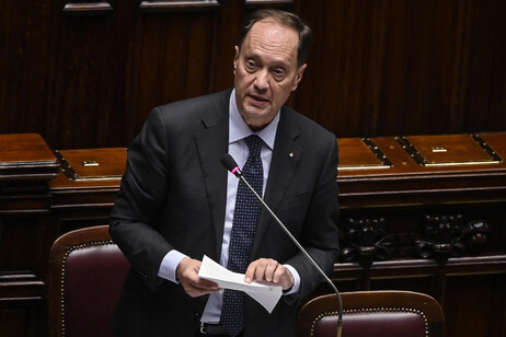 e121de7a9afae155062f356cf888919f